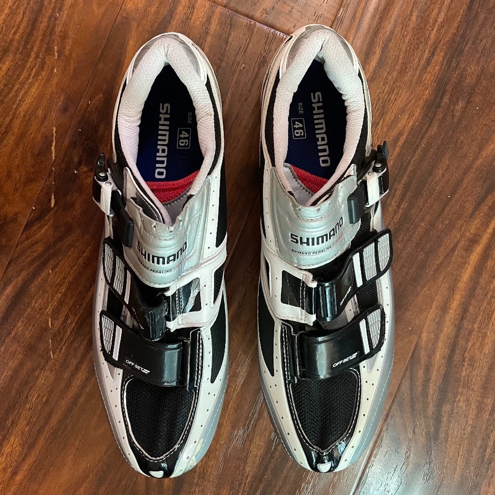 SHIMANO SH-R132L Cycling Shoes with Cleats!